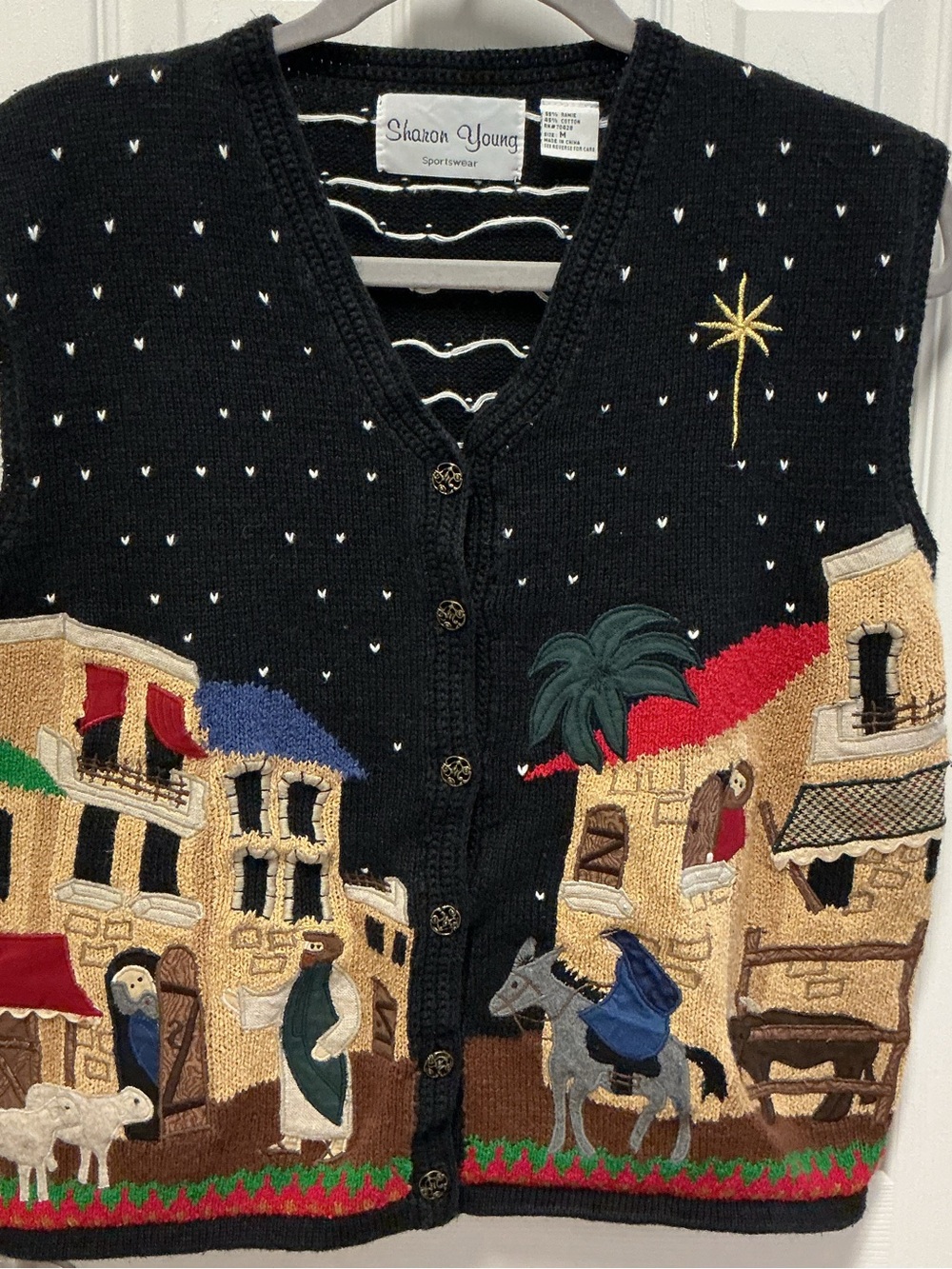 VTG. Sharon Young Embroidered Nativity Scene Button Front Knit Sweater Vest SZ M